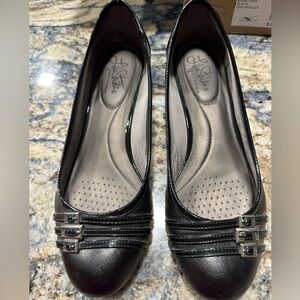 Lifestride Bass black dress shoes